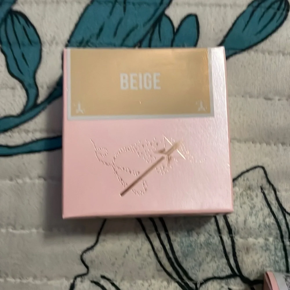 NIB Jeffree Star magic star luminous setting powder Color Beige 🌸🌺🌹